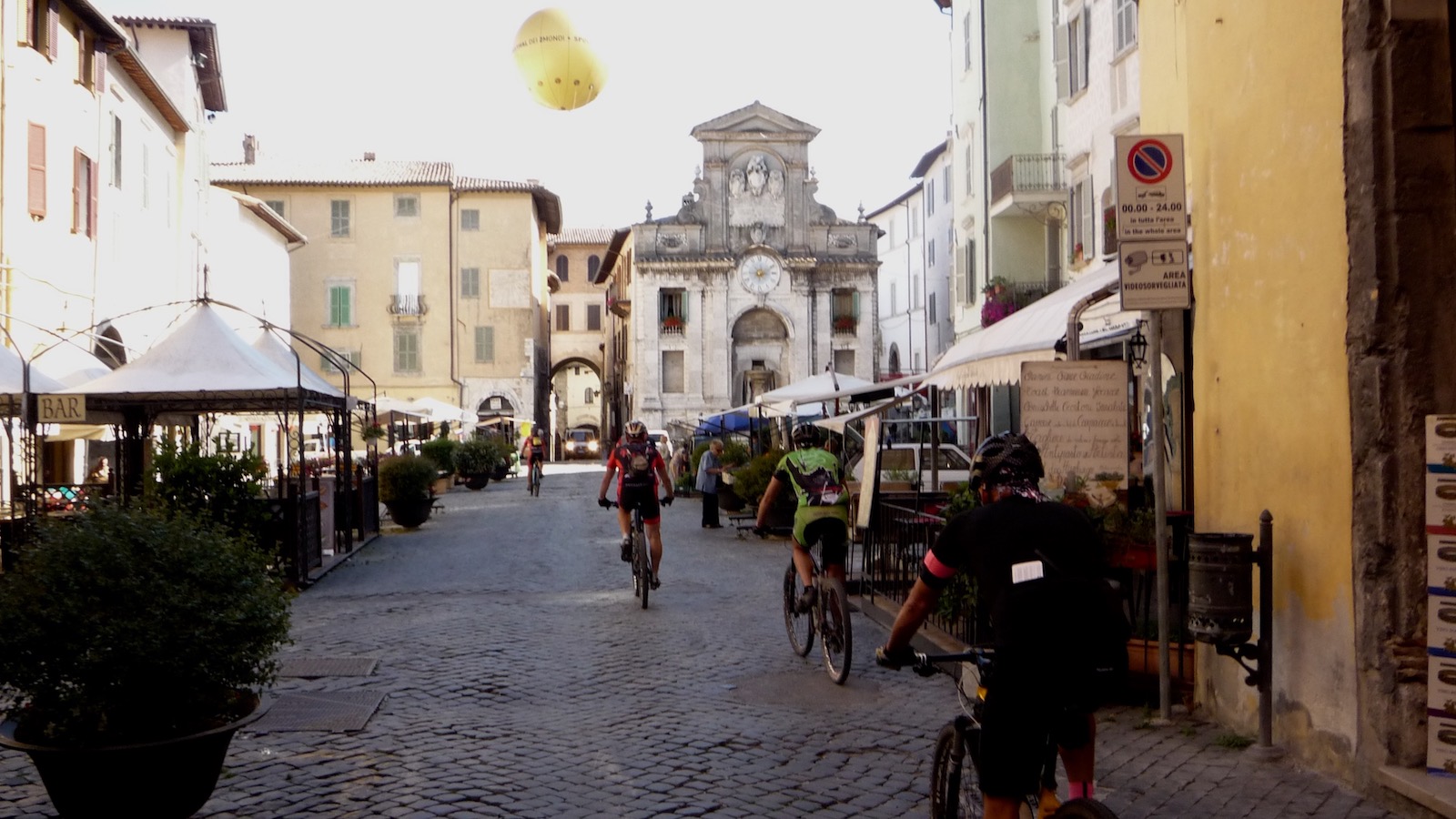 Spoleto piazza del Mercato1